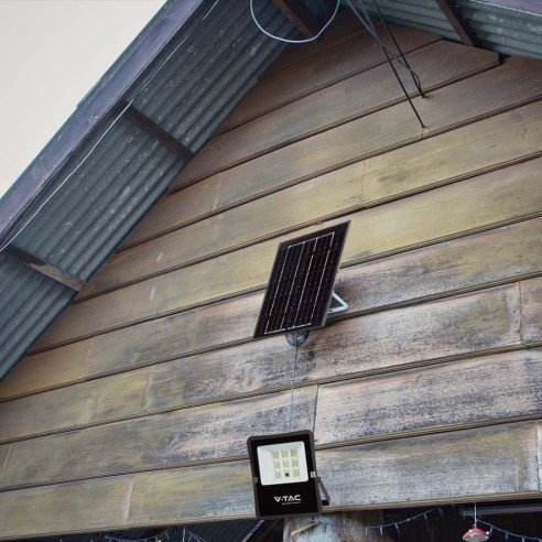 Faro LED 6W con pannello solare e...
