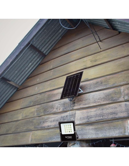 Foco LED de 15 W con panel solar y mando a distancia, cable de 5 m, negro - V-TAC VT-55200