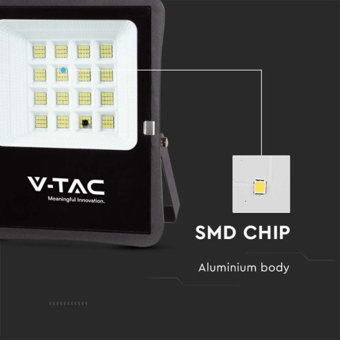 15W LED-Strahler mit Solarpanel und...