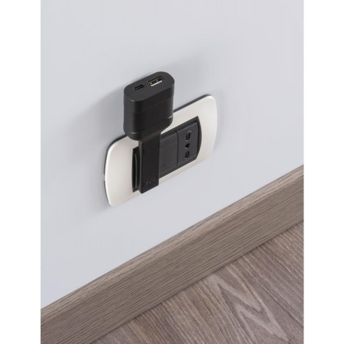 Ultraplatte adapterstekker 10A/USB...