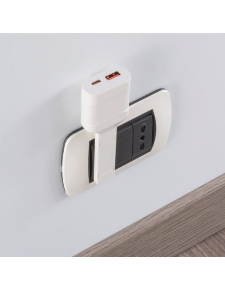 Adaptateur ultra-plat 10A/USB type A QC18W et USB-C PD20W, blanc, série Emilia Flat - Rosi RS7712BC